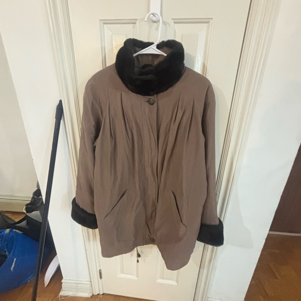 Vintage early 90s winter jacket with faux fur - accepting offers
